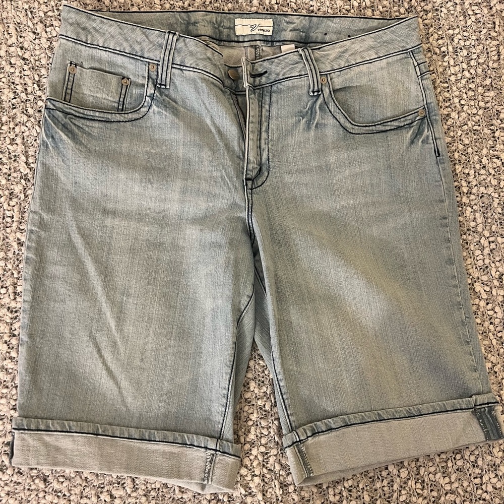 Jeans - Picture 1 of 4
